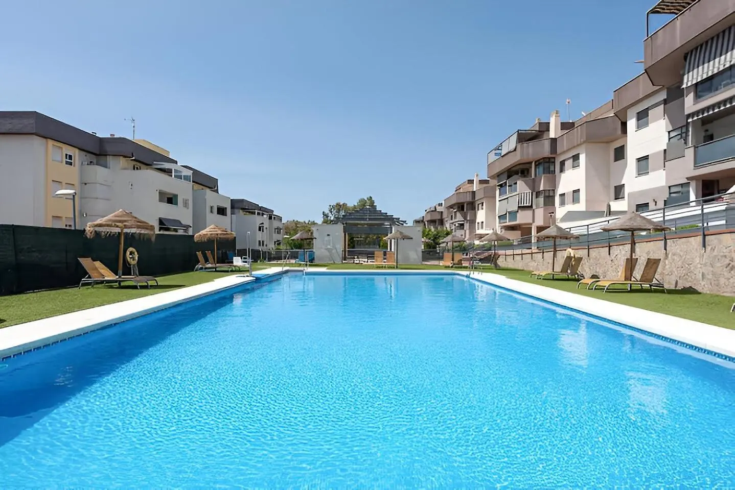 Ven Descansa Y Conoce Malaga contacts